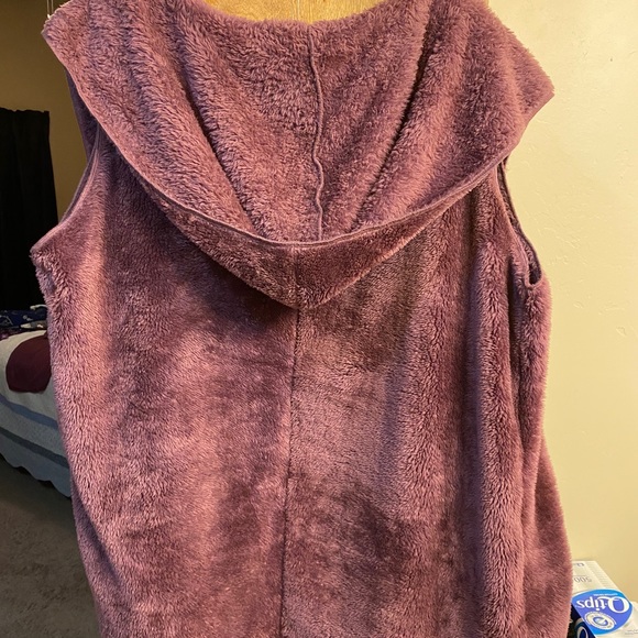 Two pocket hoodie vest - Picture 2 of 3